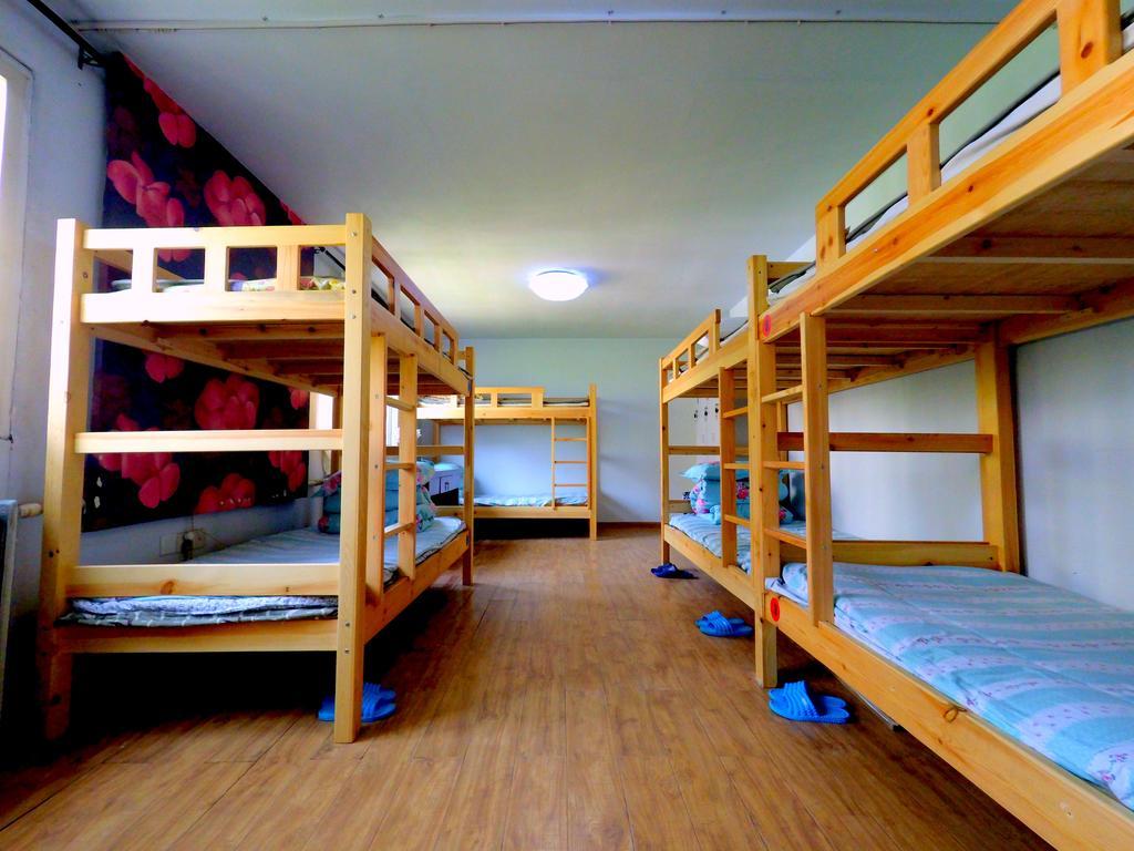 First Met Backpackers Hostel Csengtö Kültér fotó