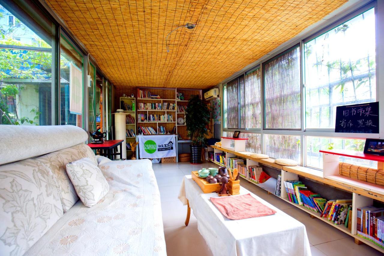 First Met Backpackers Hostel Csengtö Kültér fotó